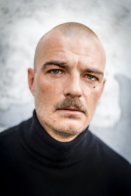 André Rohde actor headshot represented by Walcher Management