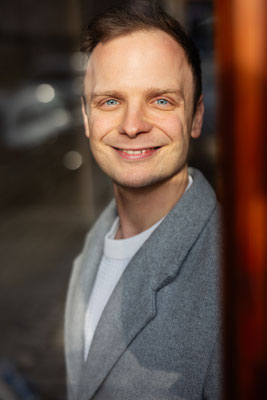 Fabian Baecker actor headshot represented by Walcher Management