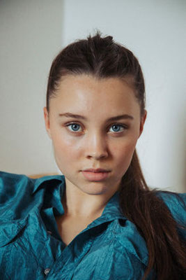 Falka Klare actress headshot represented by Walcher Management
