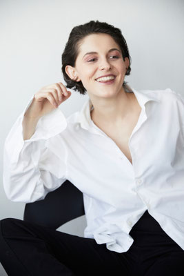 Lorena Handschin actress headshot represented by Walcher Management