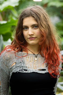 Tara Leiberg actress headshot represented by Walcher Management