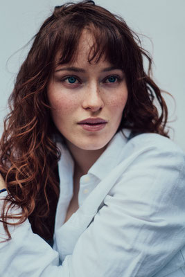 Lina Fritzen actress headshot represented by Walcher Management
