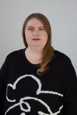 Luisa Wöllisch actress headshot represented by Walcher Management