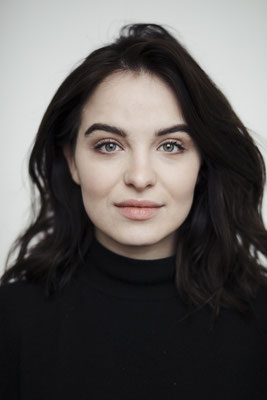 Leslie-Vanessa Lill actress headshot represented by Walcher Management