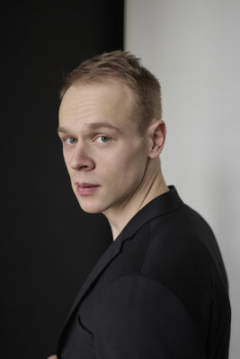 Nils Thalmann actor headshot represented by Walcher Management