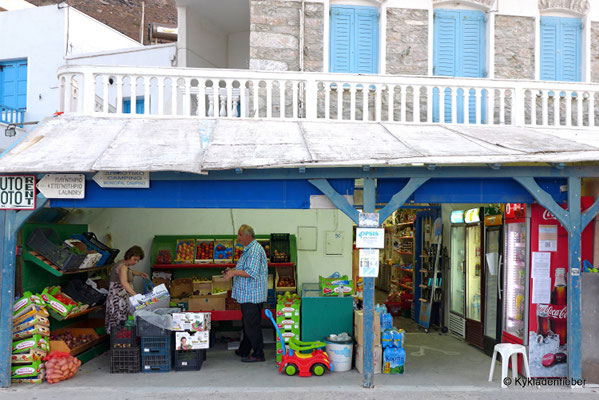 Amorgos, Laden in Katapola