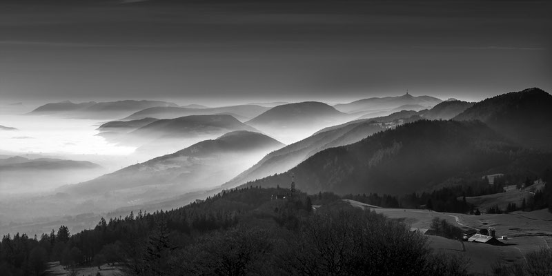 Jurahöhen im Nebel.
