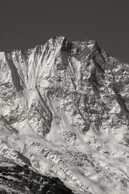 Dom, Wallis.