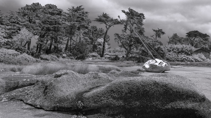 Tombé à sec. Bretagne.