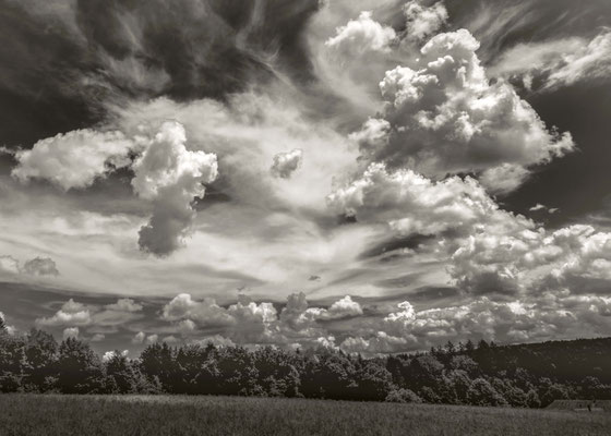 Wolkenaufzug im Jura.