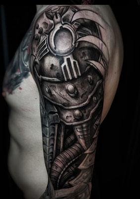 Josh Vangore Tattoo Tätowierung Horror Gotthic Dark Art  Rüstung Rüstungsplatte Doom 