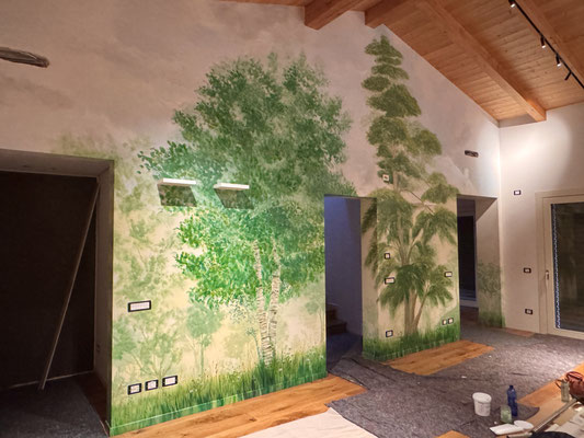 decorazione murale con alberi; dipinto finto giardino; dipinto betulle