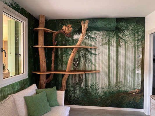 Decorazione pittorica del salotto di un'appassionata di montagna