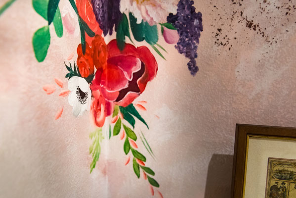 Decorazione floreale in entrata, abitazione privata, dettaglio