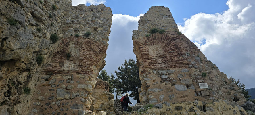 Aufstieg zum Castle von Old Pyli