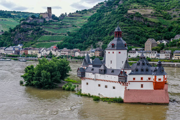 Burg Gutenfels and Burg Pfalzgrafenstein, Kaub, Rhine River Valley, Germany