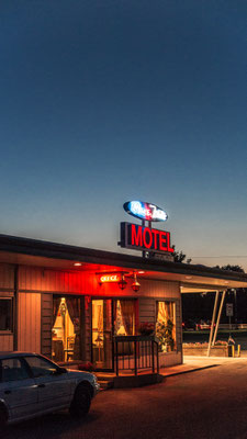 Motel Blue and White, Kalispell, Montana