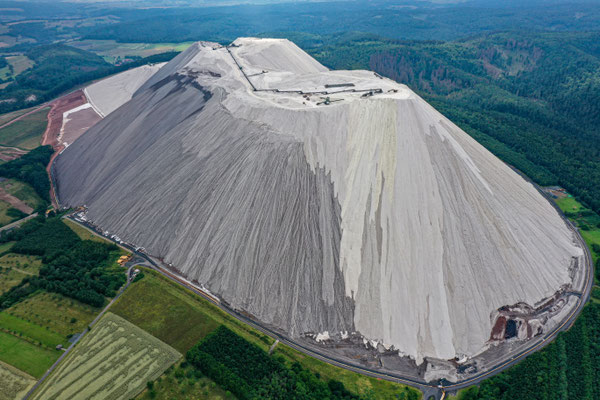 "Monte Kali", Abraumhalde, Kali-Bergbau, Heringen, Germany