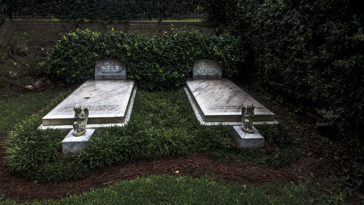 Duane Allman and Berry Oakley gravesite, Rose Hill Cemetery, Macon, Georgia