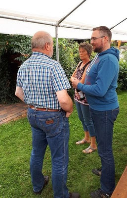 Auch das Fachsimpeln unter Männer 