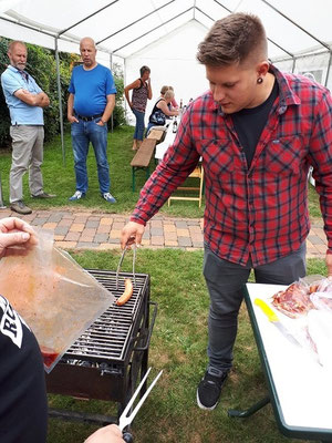 Einer unserer Grillmeister, auch dafür recht herzlichen Dank.