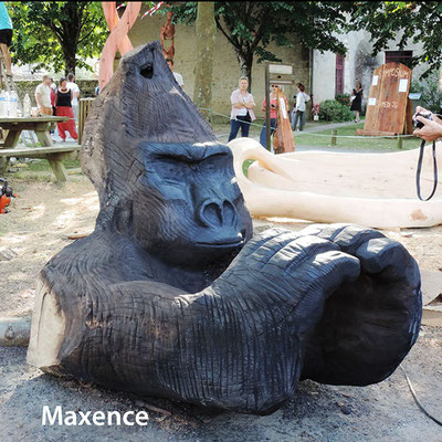 La Rouge Porte  Nord Pas de Calais Maxence Terrier Sculpture à la tronçonneuse