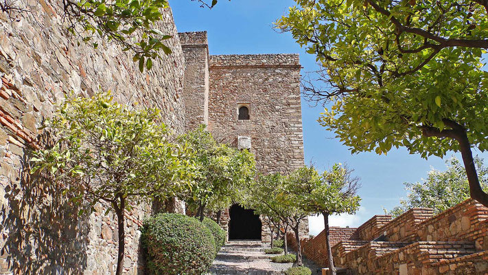 ... führen ins Innere der Alcazaba von Malaga.