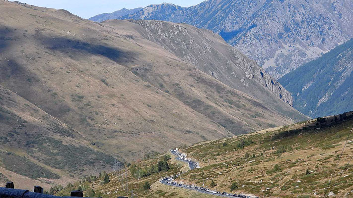 Andorra - langer Stau in Richtung der französischen Grenze.