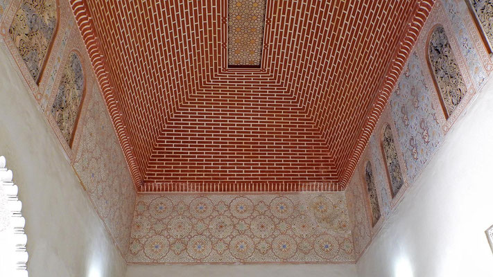 Alcazaba von Malaga - Decke und Wandschmuck in den Wohnräumen.