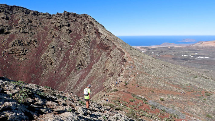 Monte Corona - Aufstieg zum oberen, östlichen Kraterrand.