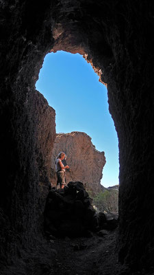 Der Eingang zur großen Piconhöhle am Riso de Famara.