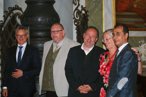 Gruppenbild beim Jahresempfang 2016: Ludger Hinsen, Marcel Niewöhner, Lothar Möller, Astrid Stadthaus-Panissié und Praktikant Younes aus Syrien