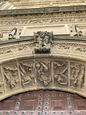 Úbeda: Detail an der Capilla de Salvador; eine ungewöhnliche Darstellung der Planeten