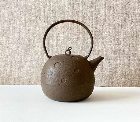 鉄瓶 銅蓋 羽根付 紅葉紋 鉄瓶 銅蓋 羽根付 紅葉紋 南部鉄瓶 もみじ（鉄瓶 銅蓋 羽根付 紅葉