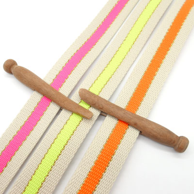 Gurtband in Beige mit Neon-Streifen in Gelb, Orange und Pink – kreative Farbakzente für DIY-Projekte