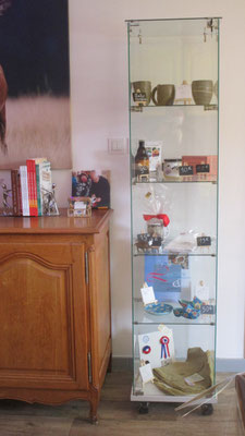 Une vitrine magique avec moult produits du terroir