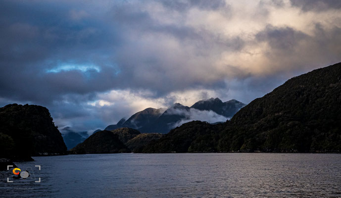 Fiordland, iso 1600, f 10, 1/400s