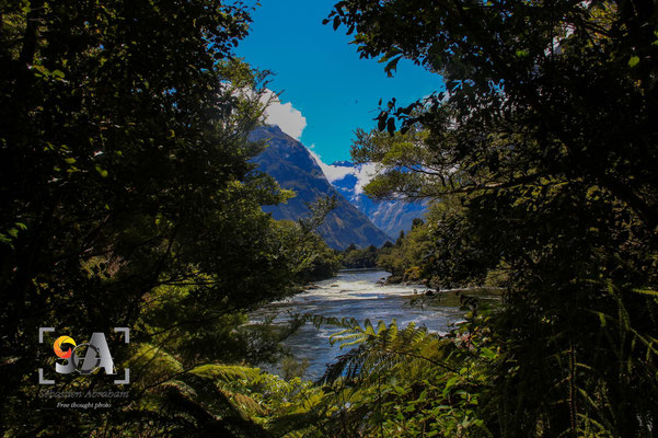 Milford track, iso 200, f 10, 1/250s