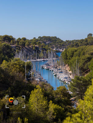 Calanques de cassis,  iso 100, f 10, 1/160s