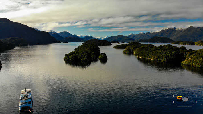 Fiordland, iso 100, f 2.8, 1/250s