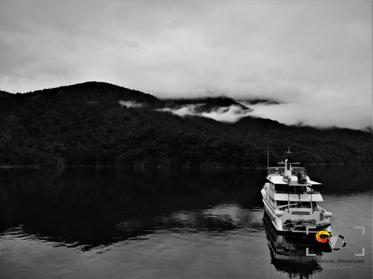 Marlborough sound, iso 100, f 2.8, 1/50s