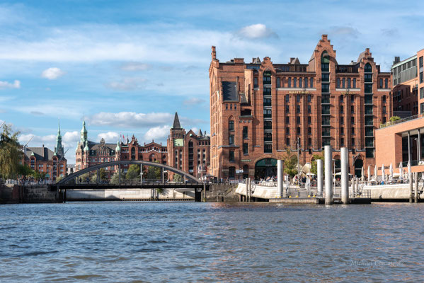 Int. Maritimes Museum mit Busanbrücke
