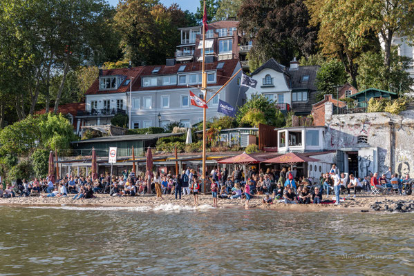 Die "Strandperle" - der Treffpunkt an der Elbe in Höhe Othmarschen.