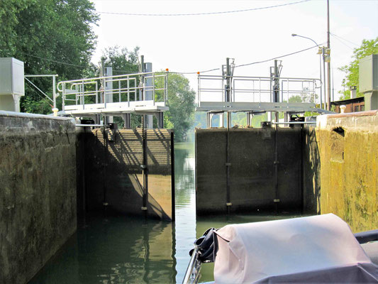 Schleuse "Chalifert" mit dem defekten Schleusentor