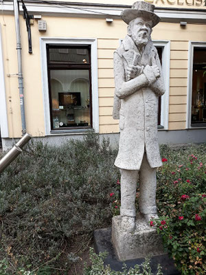 Nikolaiviertel - Denkmal "Heinrich Zille" - Seine Zeichnungen veranschaulichten das alltäglichen Leben auf den Straßen von Berlin - "Zilles Milljöh"