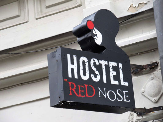 Hostel "Red Nose", saubere und einfache Unterkunft, danach kommt die Kategorie "Hotel"