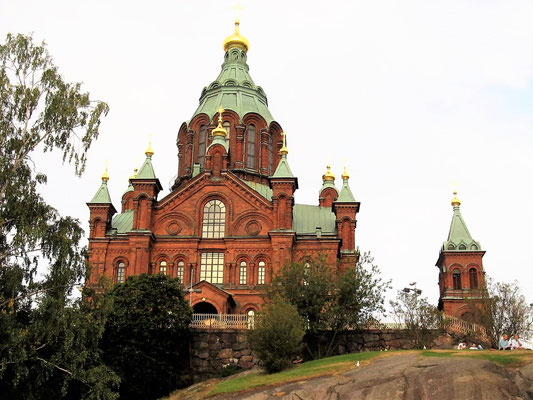 Das Glanzstück auf dem Felsen, die orthodoxe "Uspenskin" Kathedrale aus dem Jahr 1868