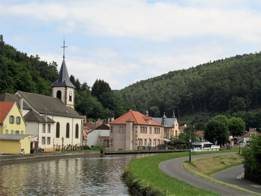  Ein malerisches Dorf, stimmt  - ebenfalls aus dem 12. Jh.