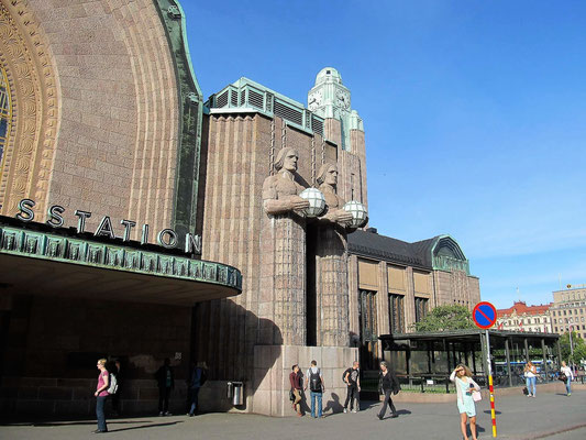 Der imposante Hauptbahnhof von Helsinki
