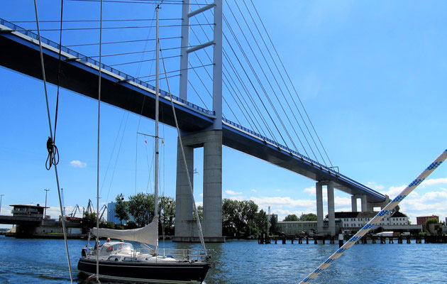 Die noch junge Rügenbrücke über den Strelasund